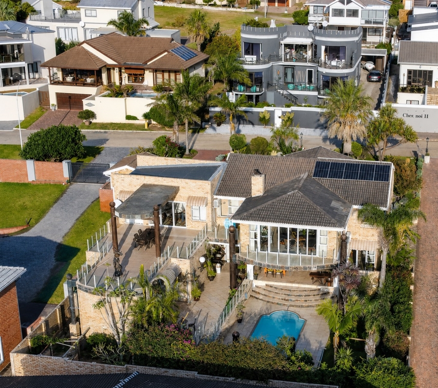 5 Bedroom Property for Sale in Wavecrest Eastern Cape